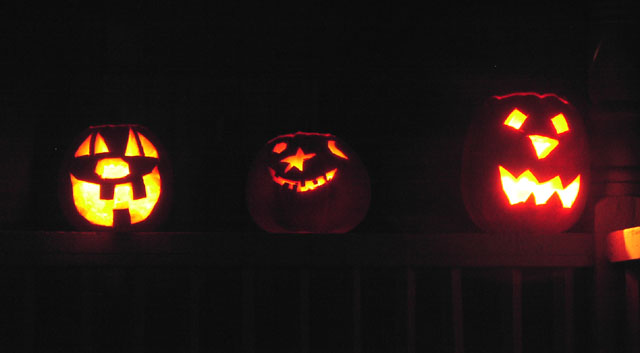 pumpkins-on-porch-05