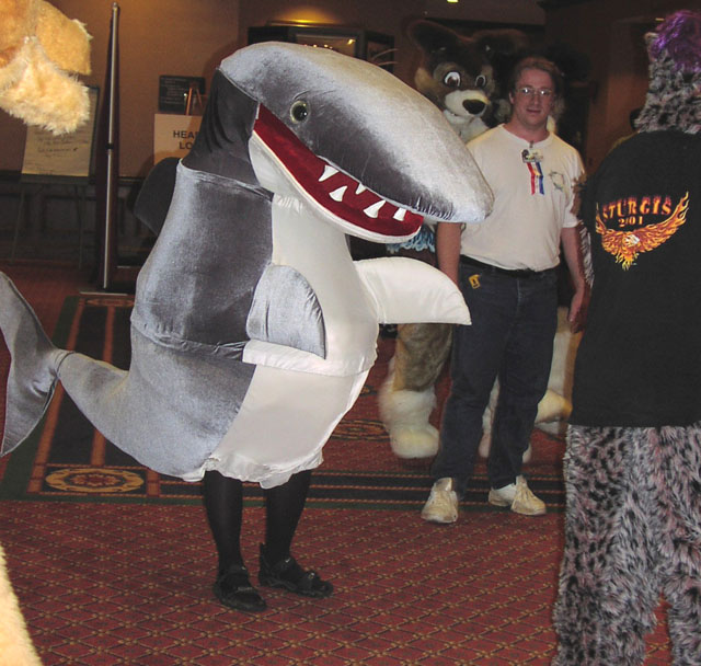 costumes-landshark-01