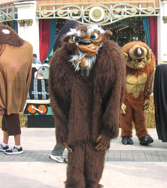 dorney-park-halloween-monsters-03